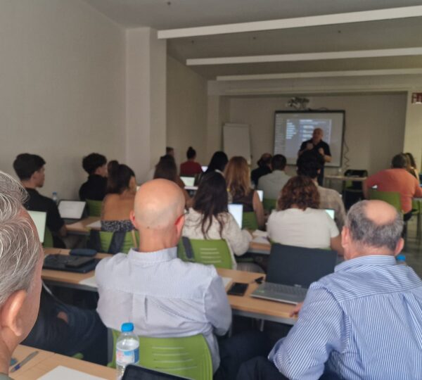 Inteligencia Artificial y Mediación: Éxito del taller organizado por el Colegio de Las Palmas y Correduidea